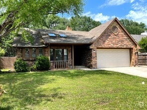 Building Photo - 3202 Fairview Dr
