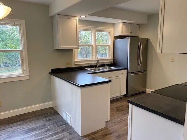 Building Photo - Click the “Apply Now” button or email wapmrentals@gmail.com for a prompt response.