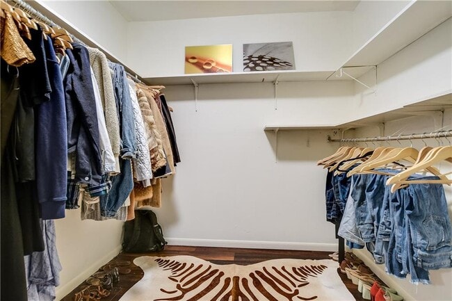 Building Photo - 1006 Lorrain St