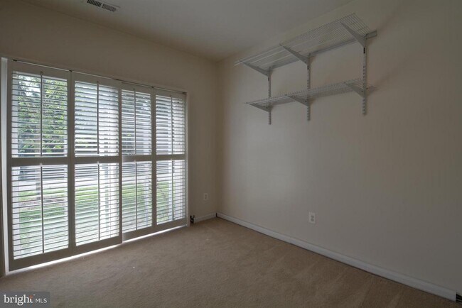 Building Photo - 5080 Grimm Dr