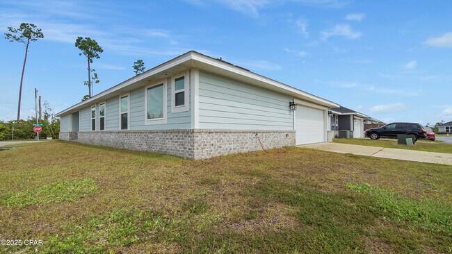 Building Photo - 11432 Poston Rd