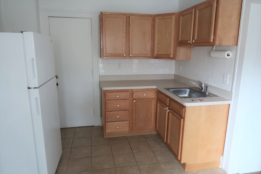 Building Photo - Gerald Manor