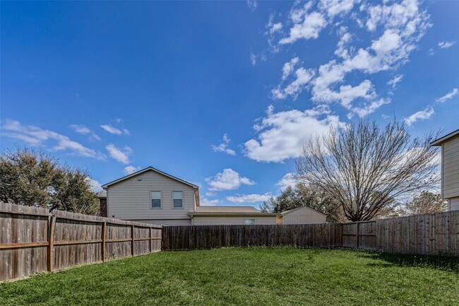 Building Photo - 9307 Grove Haven Dr