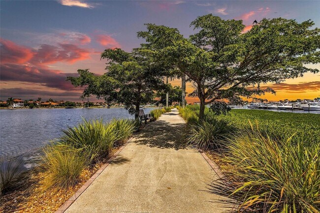 Building Photo - 140 Riviera Dunes Way