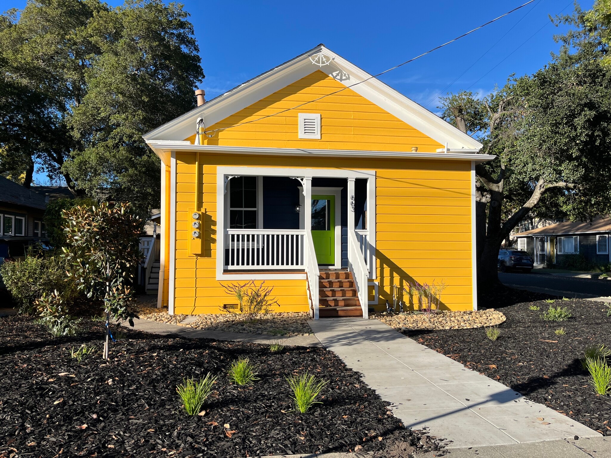 Building Photo - 663 Tupper St