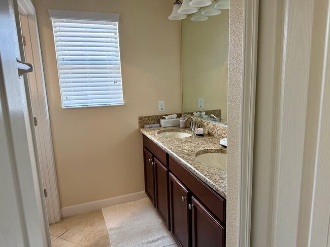 Building Photo - 3,261 SF Fully Furnished 5-Bed Gem | Just Bring Your Suitcase!