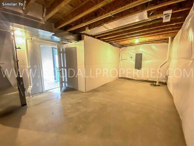 Building Photo - Stunning 4 bedroom, 3 bath Ranch Style Hom...