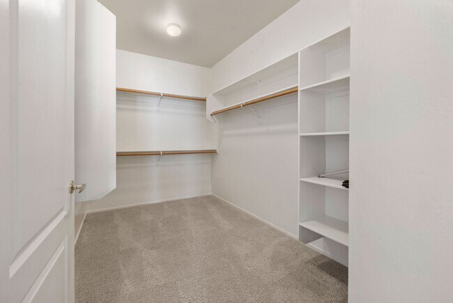 Building Photo - Beautiful 4 Bedroom 3 Bath Home in Vail