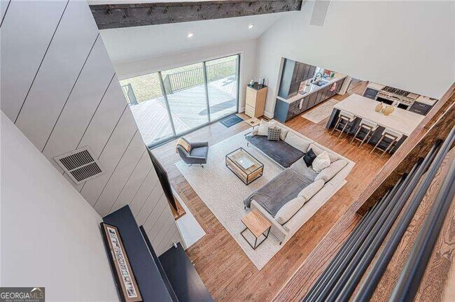 Building Photo - 4562 Columns Dr SE