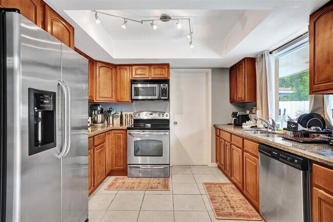 Building Photo - 6210 NE 21st Rd