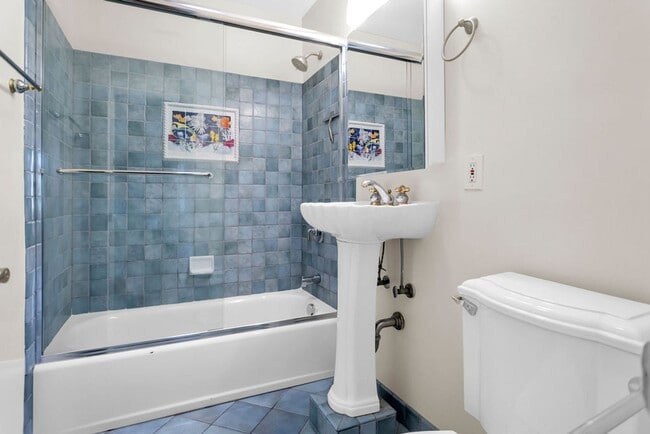 Building Photo - Beautiful detached home in Pacific Beach! ...
