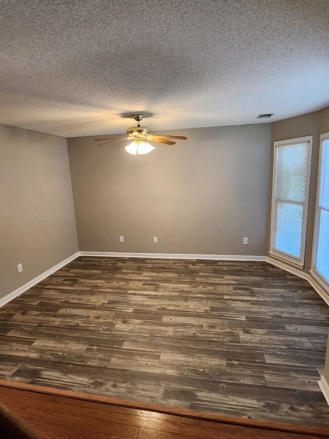 Building Photo - 4912 Cheshire Ln
