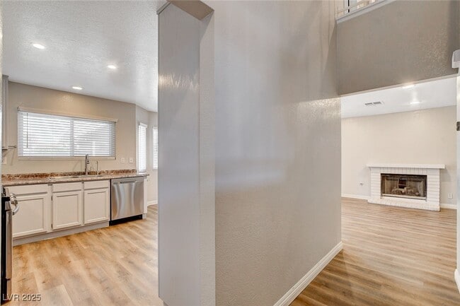 Building Photo - 446 Nettleton Cir