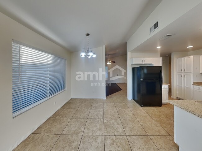 Building Photo - 452 N Rochester