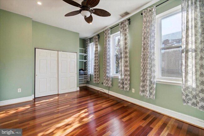 Building Photo - 1914 Fairmount Ave