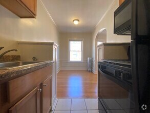 Galley style kitchen - Helen Dunbar Studio - 1261 W Argyle