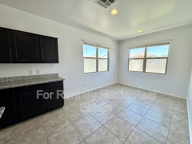 Building Photo - 17875 N Pietra Rd