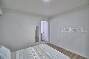 Building Photo - 2405 Roslyn Ln