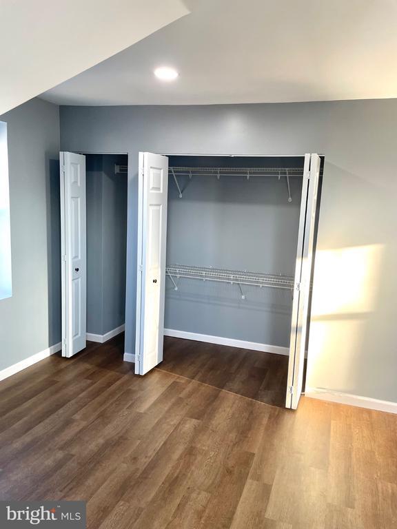 Building Photo - 326 Walnut St