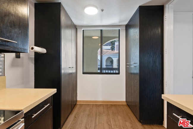 Building Photo - 2102 Century Park Ln