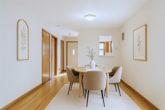 Building Photo - 210 Pavonia Ave