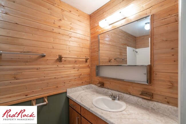 Building Photo - Bright & Spacious 3-Bedroom Home in Washin...