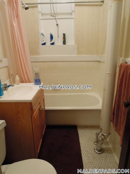 Building Photo - 17-19-19 Washington St S