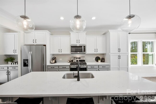 Building Photo - 21232 Sanctuary Dr