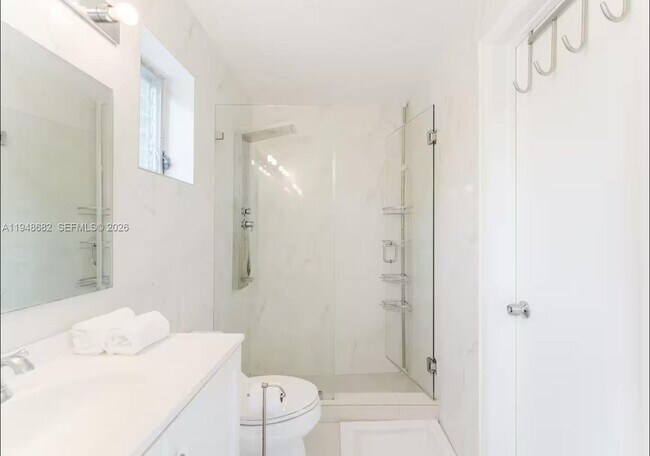 Building Photo - 4017 Monroe St