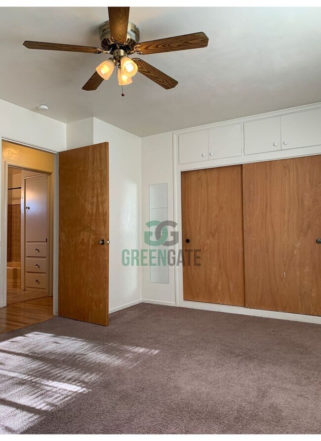 Building Photo - 338 3rd St