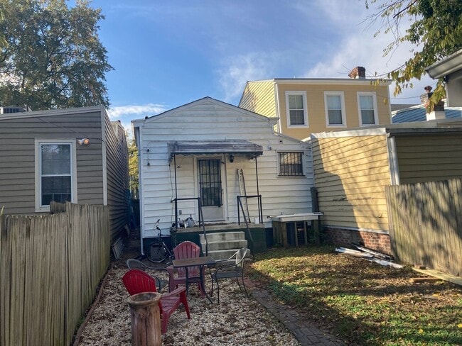 Building Photo - 3412 E Marshall St