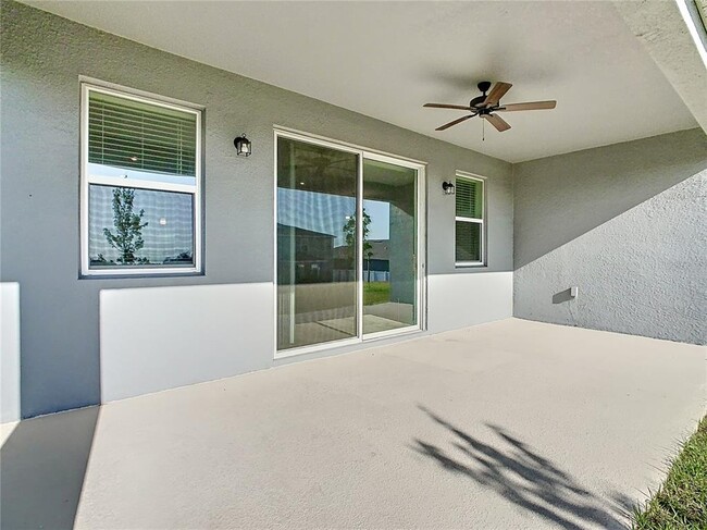 Building Photo - 1043 Lakeshore Breeze Pl
