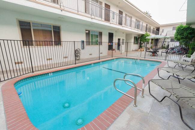 Building Photo - 2928 4th St