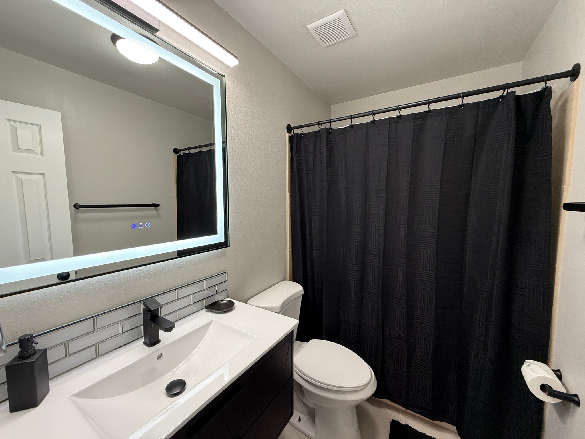 Upstairs Bathroom - 5916 Newcombe Ct