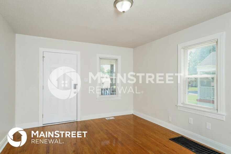 Building Photo - 2913 Narragansett Dr