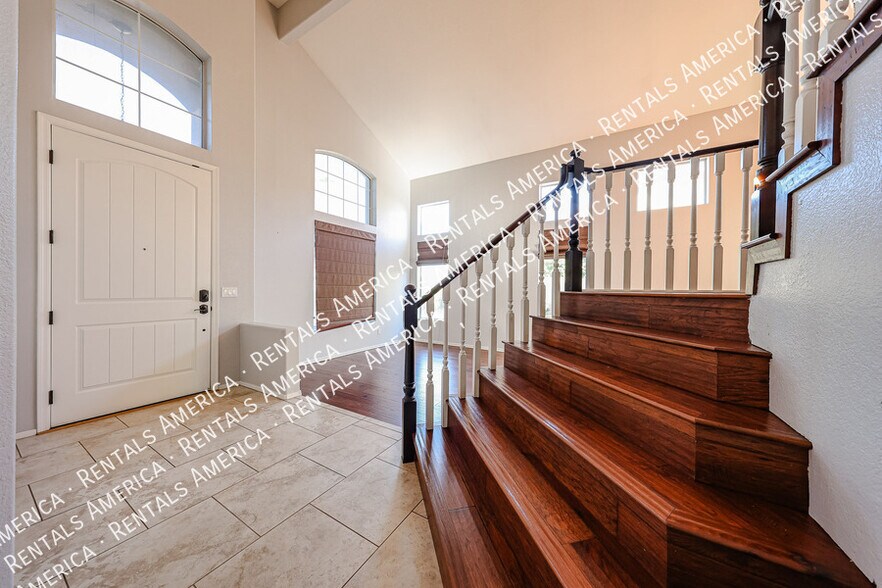 Building Photo - 15039 N 54th Pl