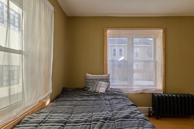 Building Photo - 198 Court St