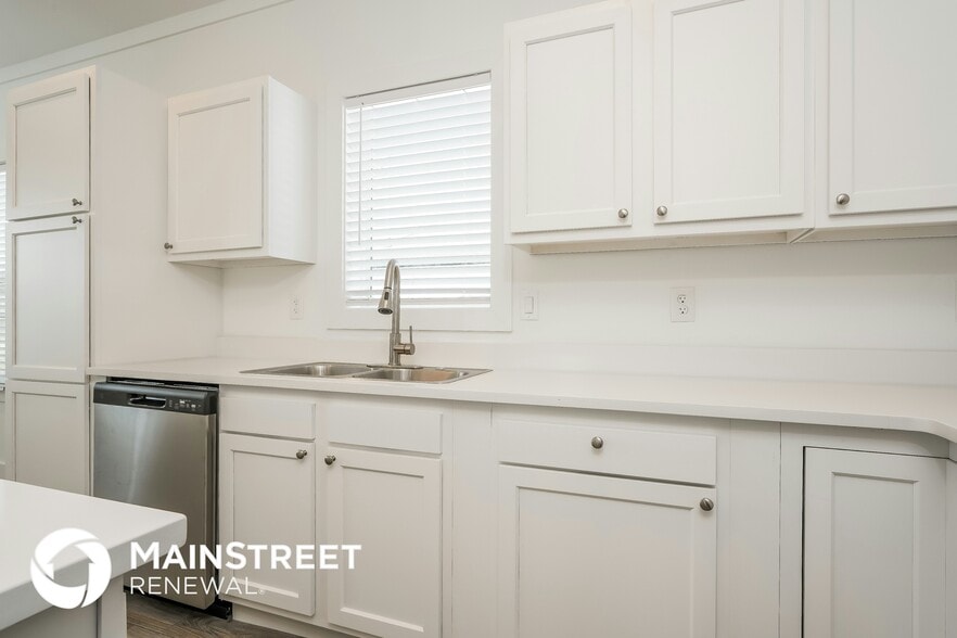 Building Photo - 3830 Holmes St