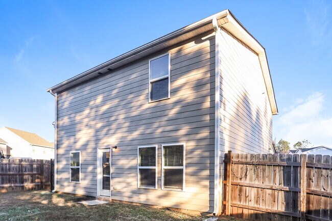 Building Photo - 12047 Quail Dr