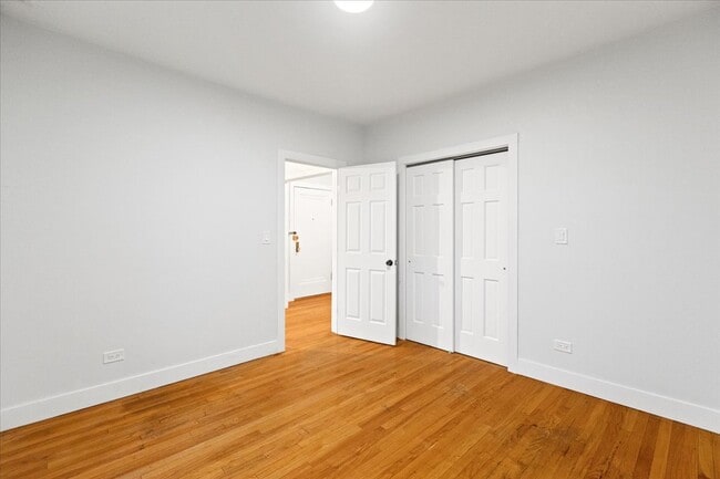 Building Photo - 4055 N Spaulding Ave