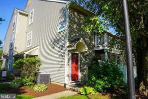 Building Photo - 2302B Yarmouth Ln