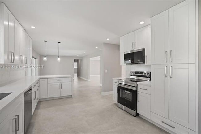 Building Photo - 8081 SW 139th Ter