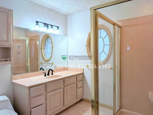 Building Photo - 2636 Orch Pk St NW