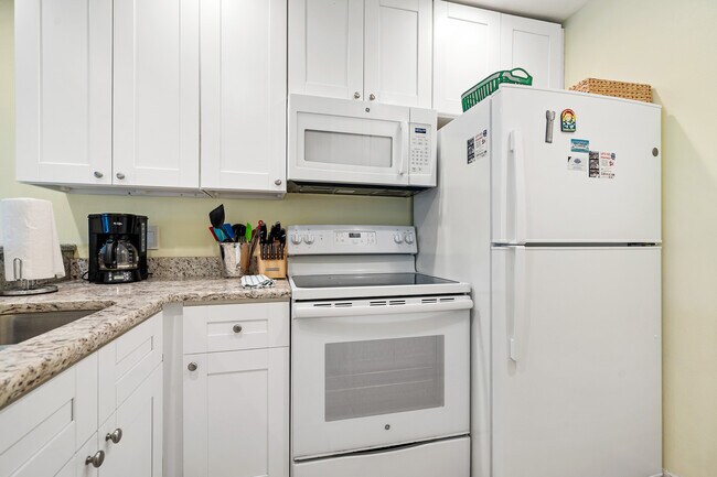 Building Photo - 230 Medallion Blvd