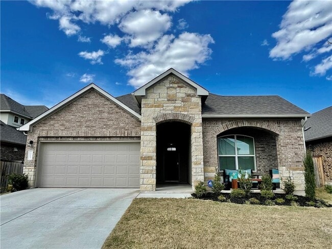 Primary Photo - 14013 Mcarthur Dr