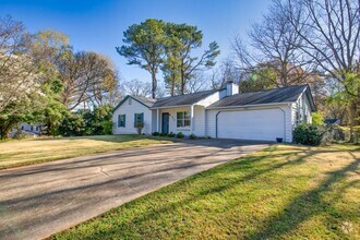 Building Photo - 440 Jaywood Dr