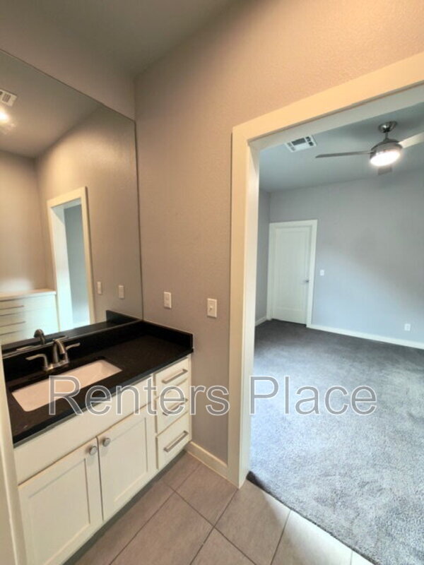 Building Photo - 4001 East 120th St S