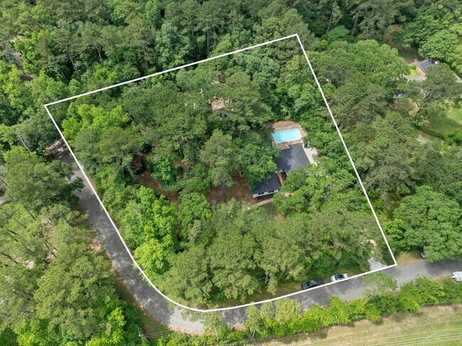 Building Photo - 3333 Meadow Hill Rd