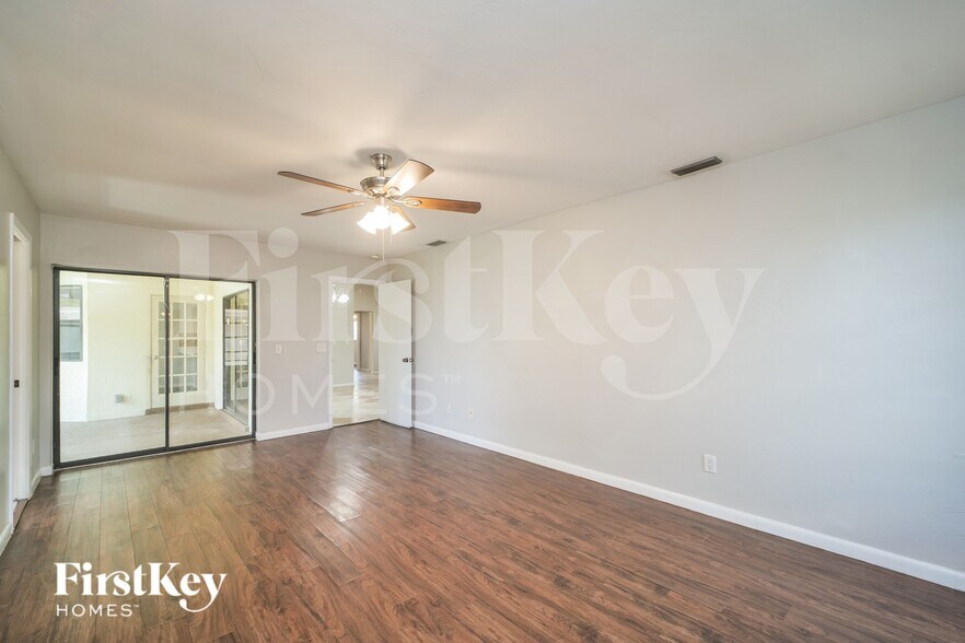 Building Photo - 4141 SW 6th Pl