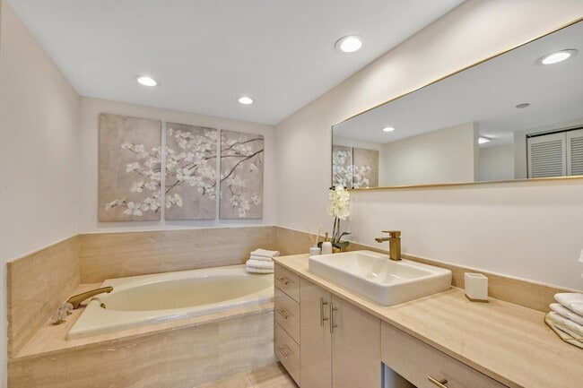 Building Photo - 4101 N Ocean Blvd